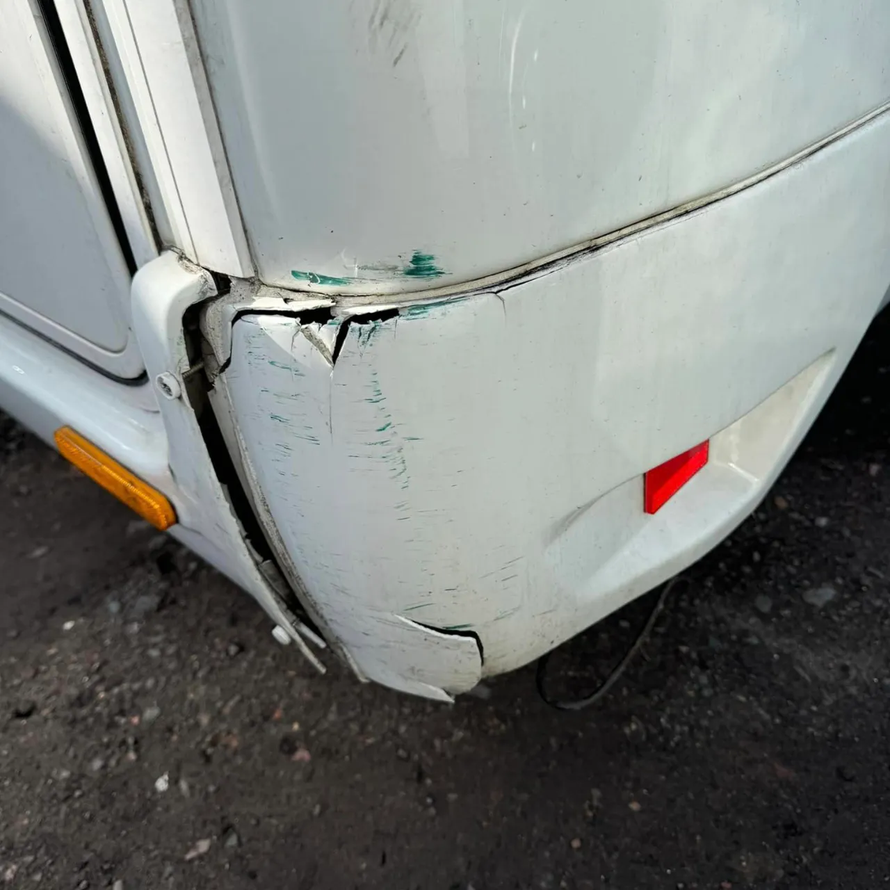Before - Cracked bumper 4
