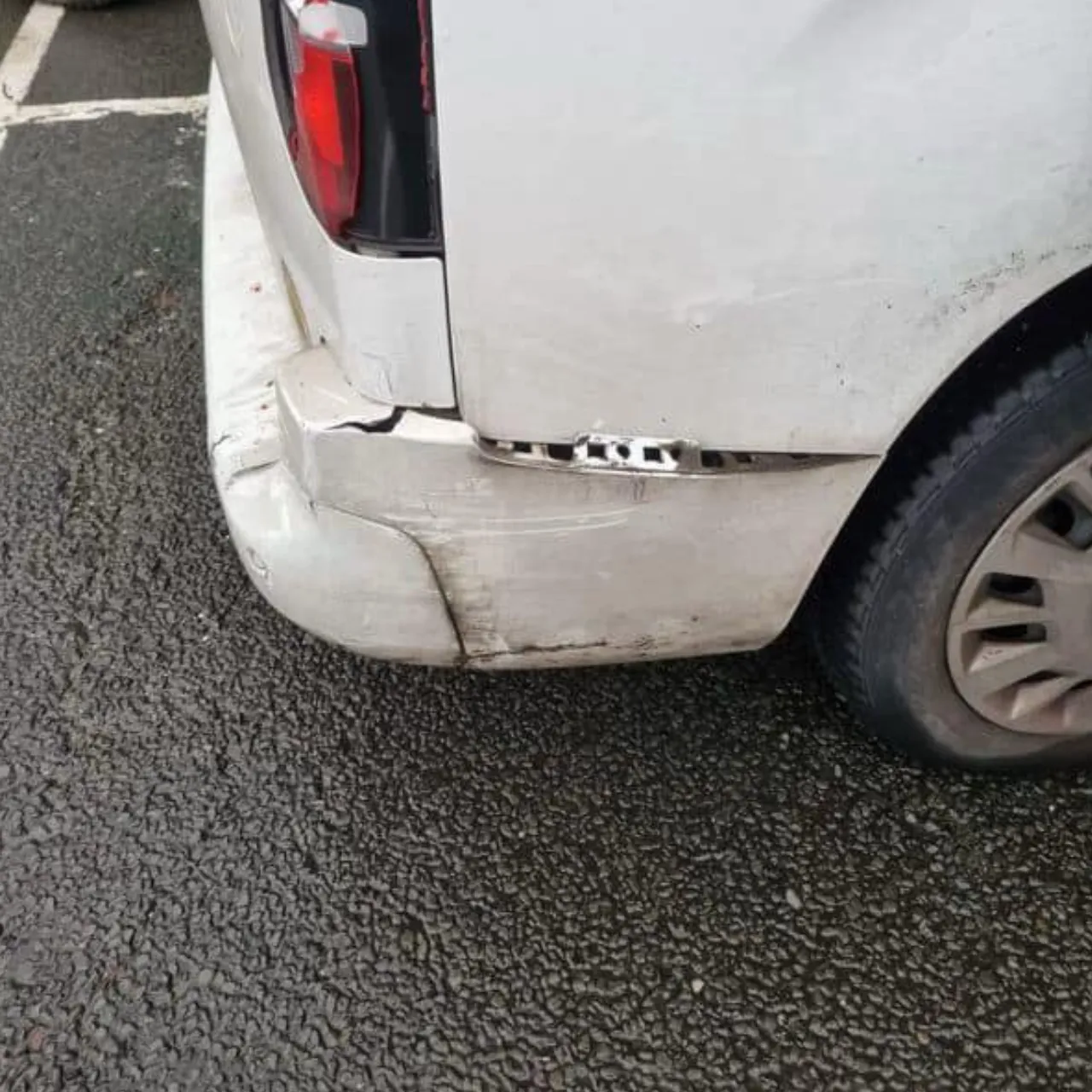 Before - Cracked bumper 3